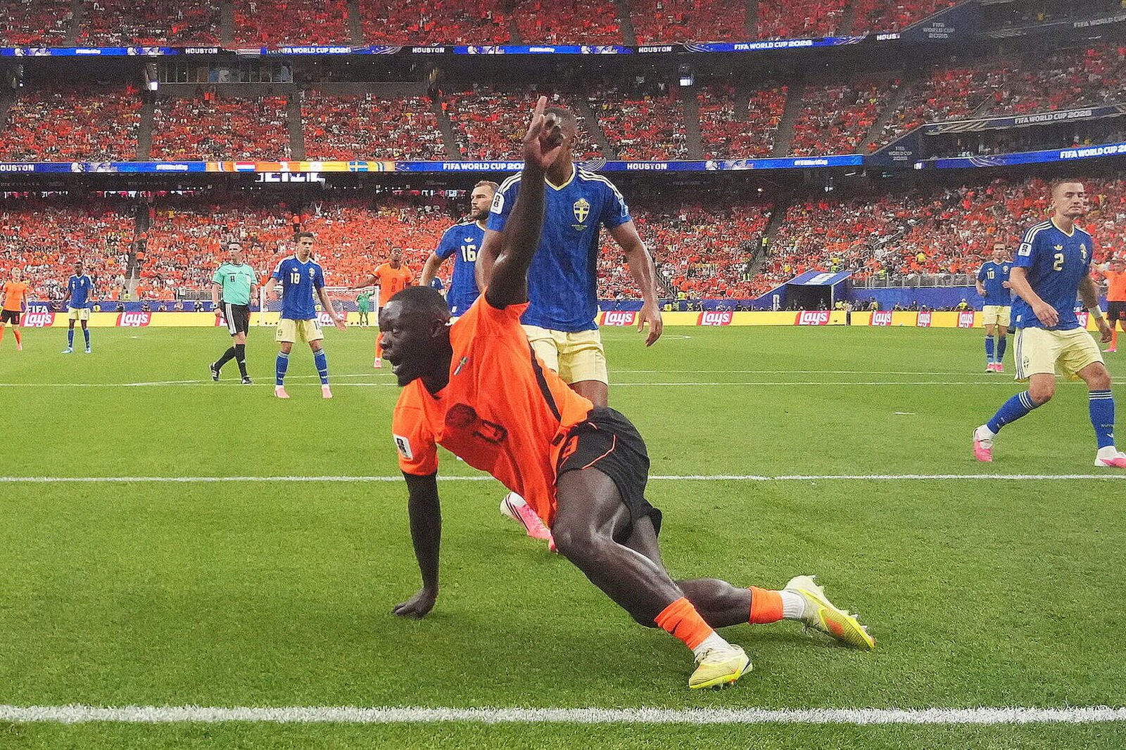 Brian Brobbey celebrating after scoring for Netherlands against Sweden